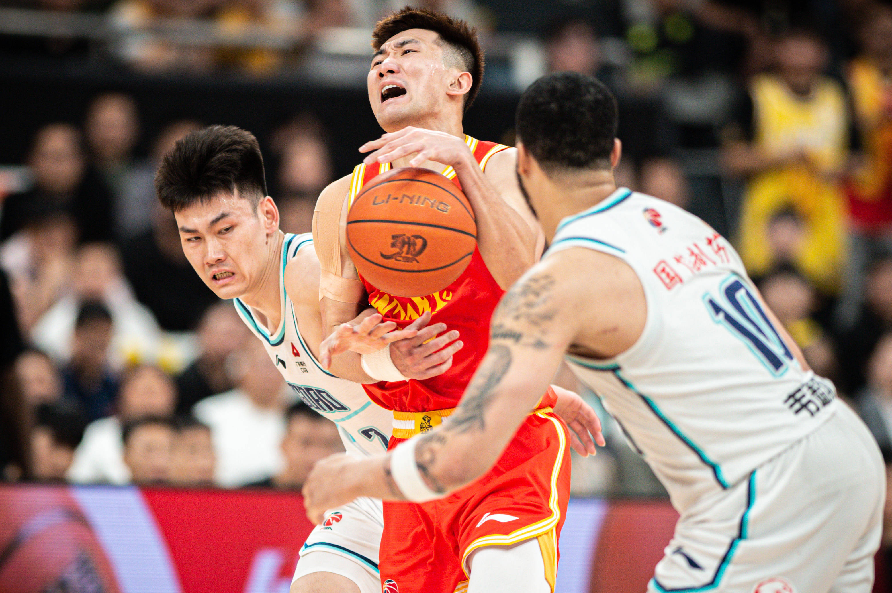 开云体育-这也行？集结日广州队外线爆发冲刺阶段摩纳哥备战德国杯，圣安东尼奥马刺篮板制胜备战亚冠(安东尼奥1972中国纪录片完整版)